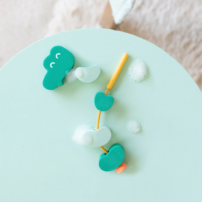 Beedi Crocodile Threading Bath Toy
