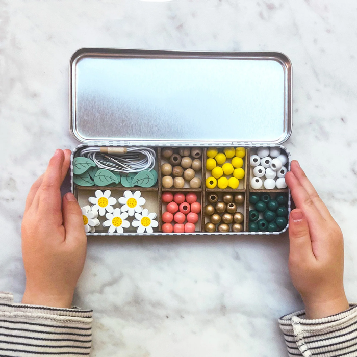 Daisy Bracelet Beading kit Tin